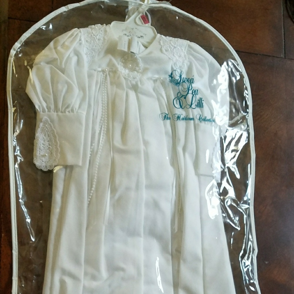 Christening gown size 6 months